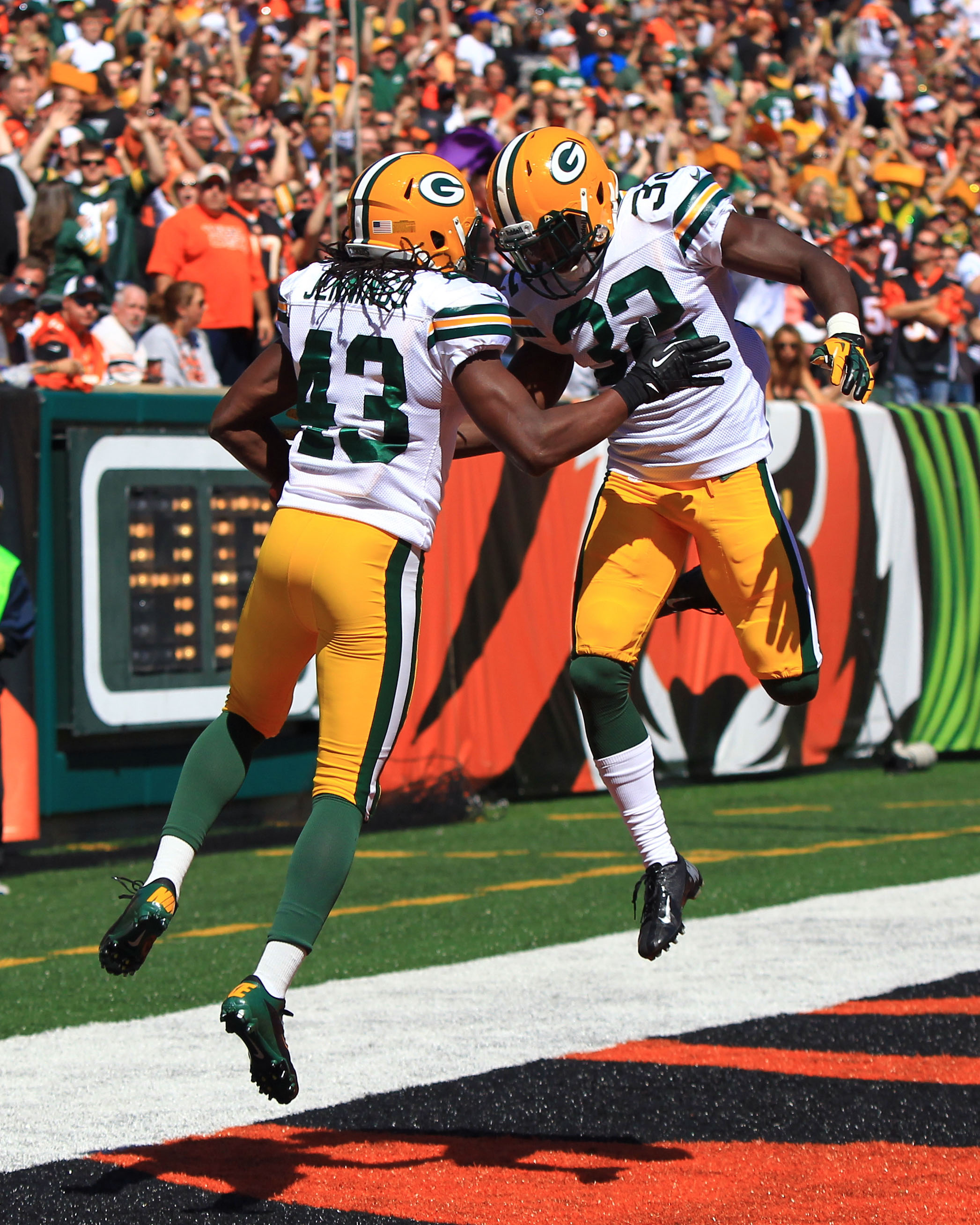 packers celebrate touchdown