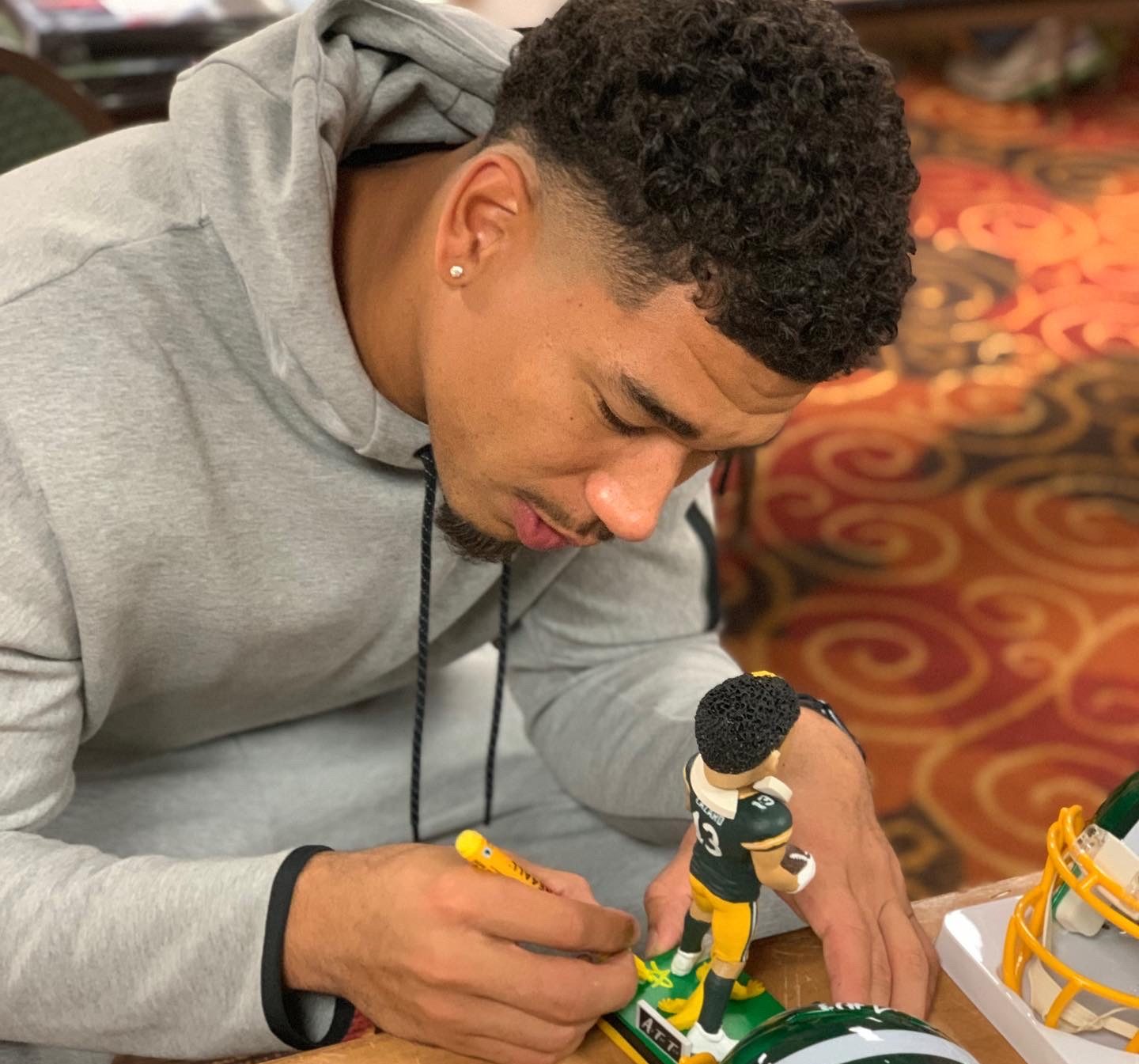 Packers Allen Lazard Autograph Signing is a Smashing Success